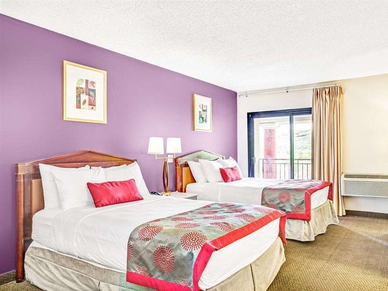 Ramada By Wyndham Rockaway Hotel Ngoại thất bức ảnh